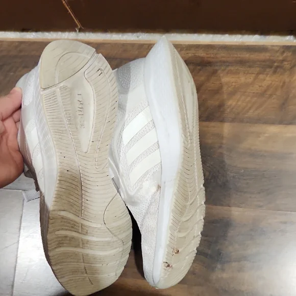 Adidas Shoe - Picture 7 of 8